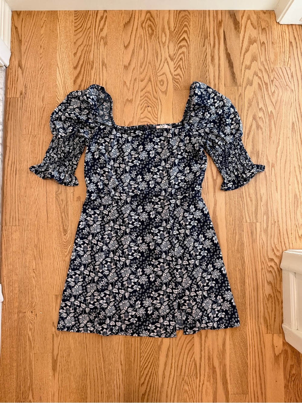 Francesca's Navy and White Floral Smocked Dress Detail